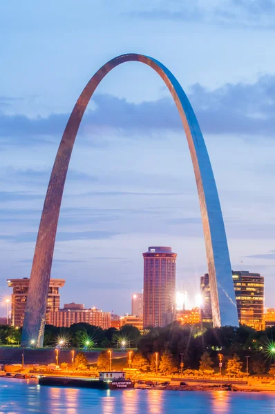 City of St. Louis skyline. Image of St. Louis downtown with Gate