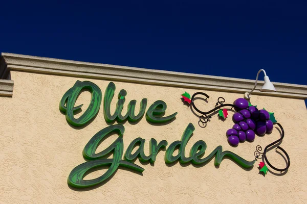 Olive Garden Restaurant Exterior