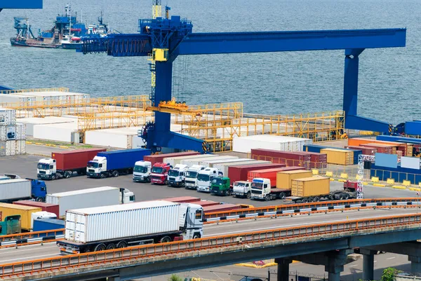 Cargo transportation truck and ship