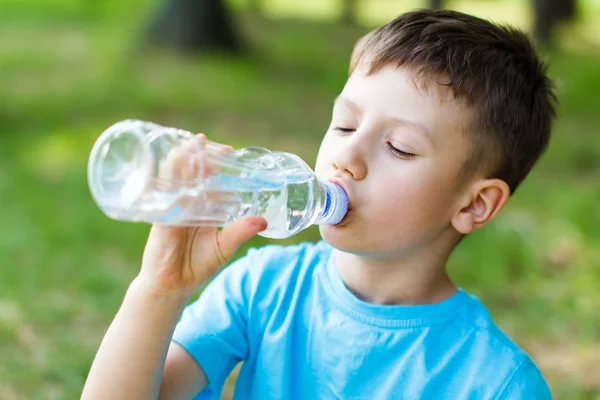 Kid drink water