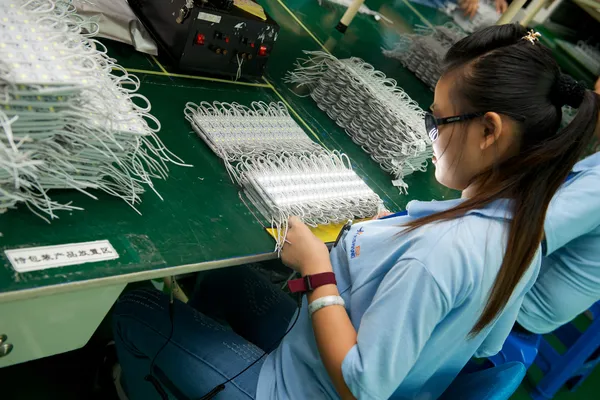 Light-emitting diode test in Shenzhen factory