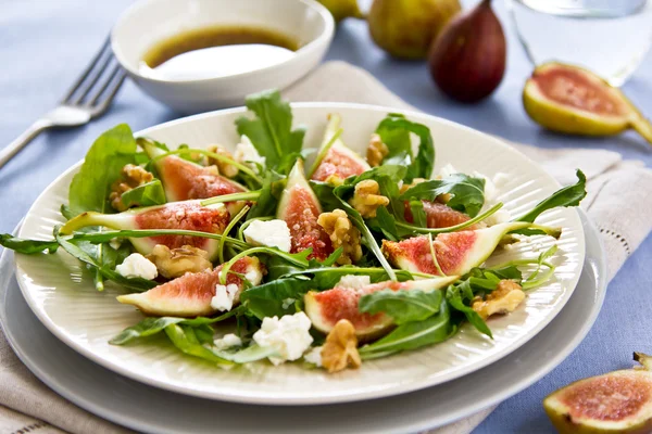 Fig, goat cheese and rocket salad