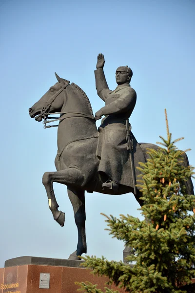 Monument for Voroshilov on a horse!