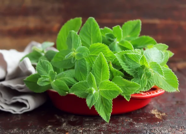 Bunch of fresh aroma mint leaves in a bowl