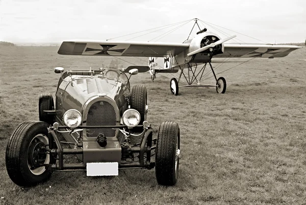 Historic racer and historic monoplane