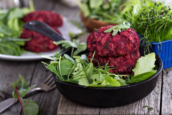 Vegan burgers with beetroot and beans
