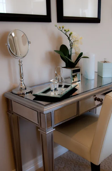 Vanity table