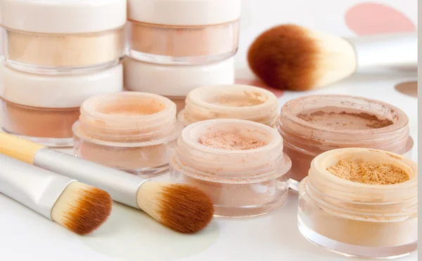 Cosmetic brushes and make-up