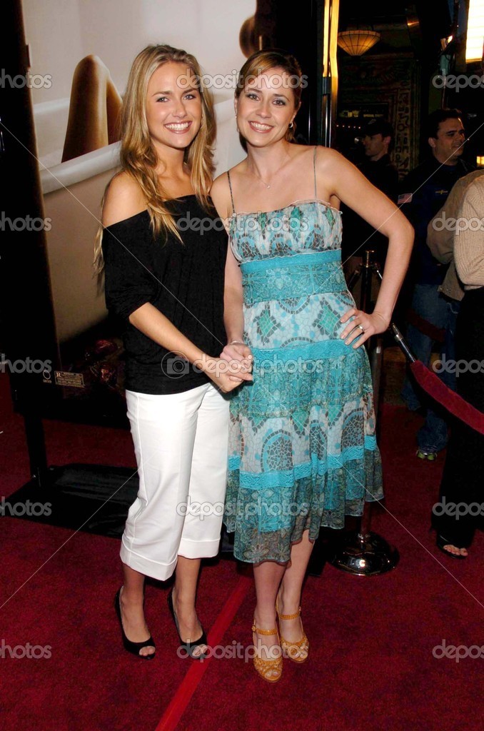 Tania Saulnier – Stock Editorial Photo © s_bukley #16609749