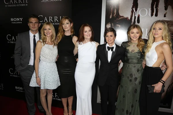 Alex Russell, Cynthia Preston, Judy Greer, Julianne Moore, Kimberly Peirce, Chloe Grace Moretz, Portia Doubleday