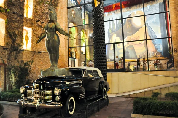 FIGUERES, SPAIN-AUGUST 6: The Main courtyard of the Dali Museum on August 6,2009 in Catalonia, Spain. The Dali Theatre and Museum is a museum of the artist Salvador Dali in his home town of Figueres.