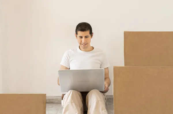 Looking for a moving company online