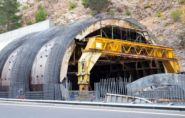 Construction of the tunnel
