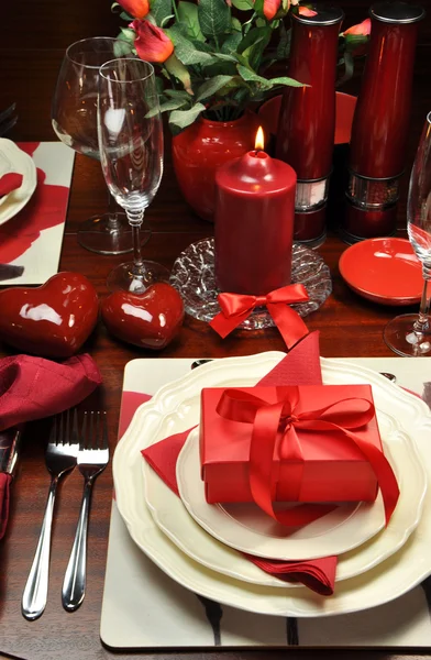 Romantic Valentine Dinner Table Setting (vertical)
