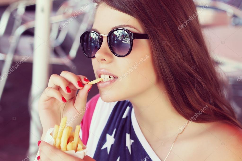 american dating french girl Instead of being in a hurry to get a girl and spend the night with her, it's more important america is so popular because many french men like to meet and date. american dating french girl Instead of being in a hurry to get a girl and spend the night with her, it's more important america is so popular because many french men like to meet and date.