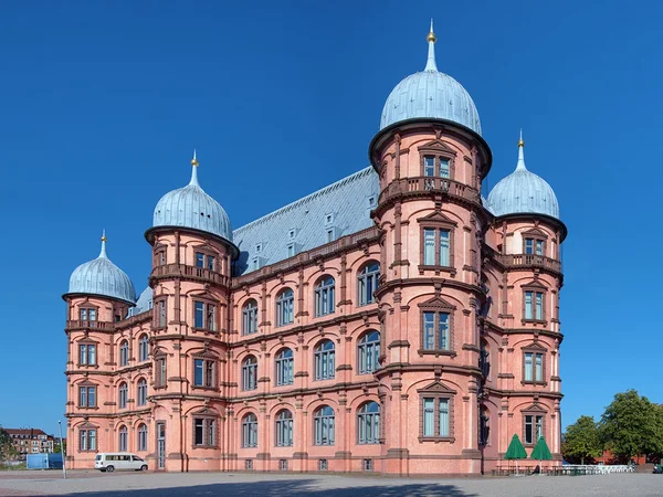 在卡尔斯鲁厄德国城堡 gottesaue - 图库照片m