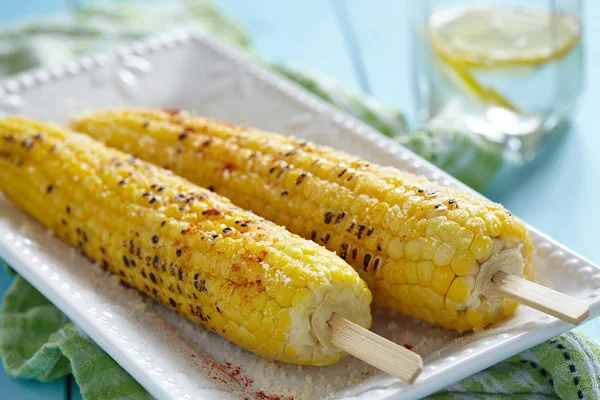 Grilled corn cobs