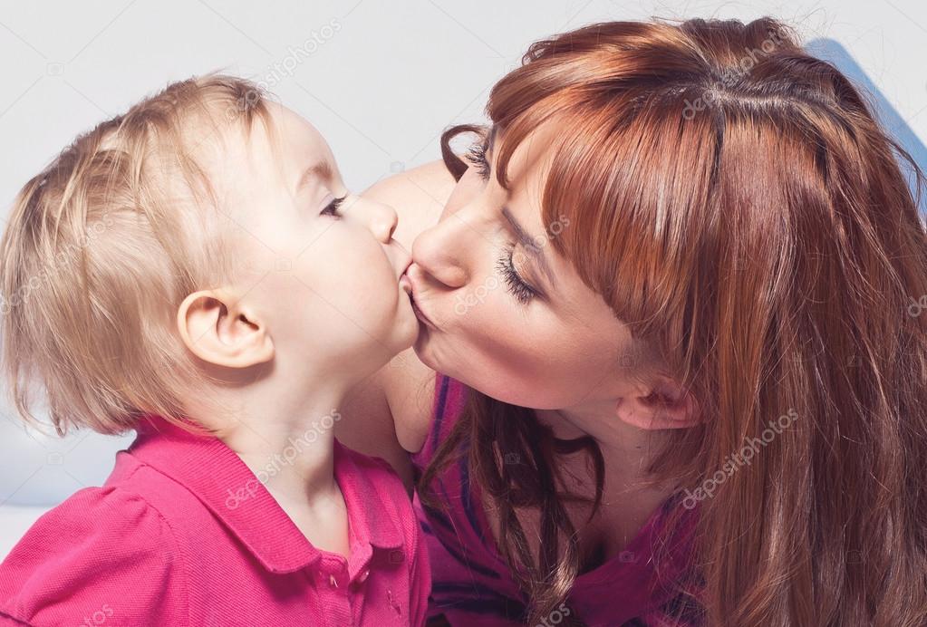 video of girls kissing girls №200768 video of girls kissing girls № 200767