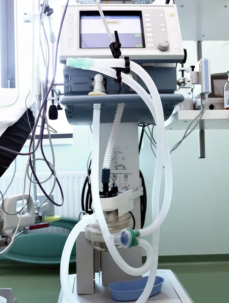 Place in the ICU apparatus artificial lung ventilation