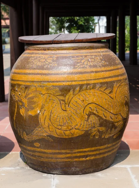 Water jar with dragon pattern and wooden lid