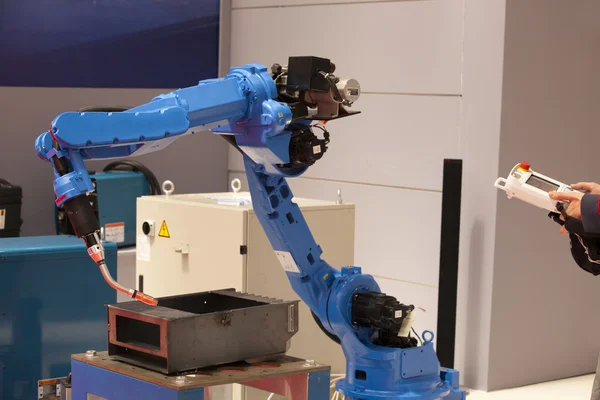 Industrial robot arm