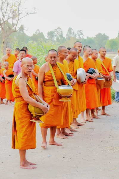 The merit to the monks