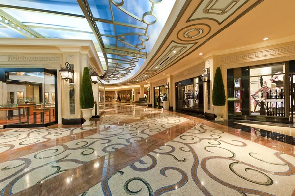Modern Luxury Shopping Mall