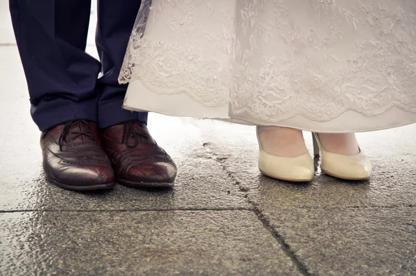 Honeymoon couple feet