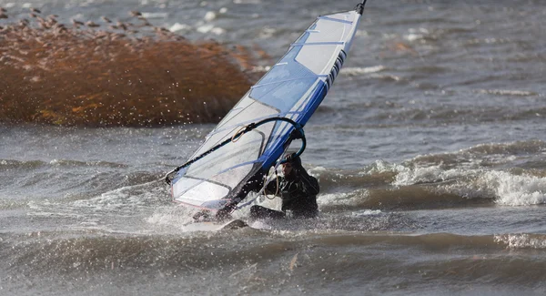 Waterstart windsurfing trick