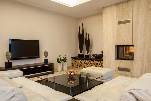 Travertine house: Interior creative solutions