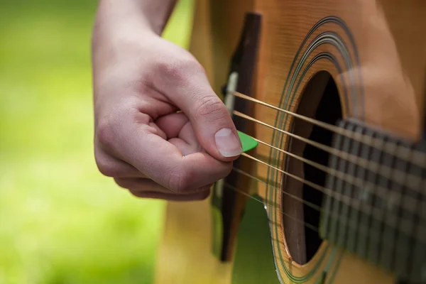 Guitar pick