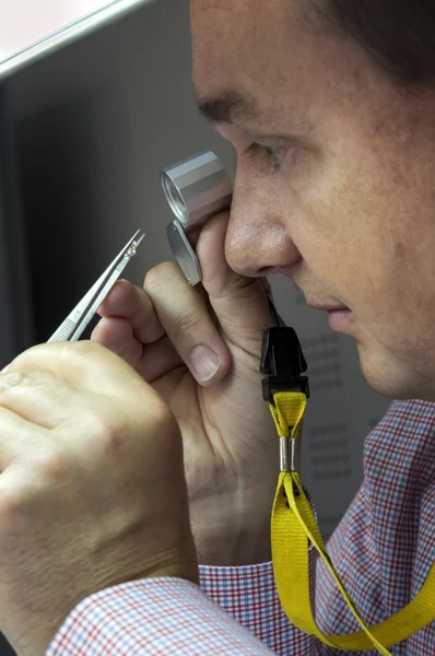 Checking quality of diamonds