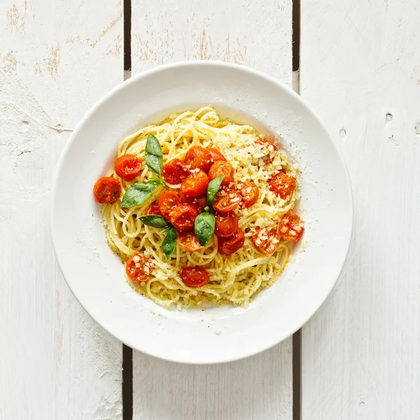 Spaghetti with tomato sauce