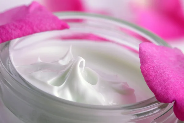 Moisturizing face cream