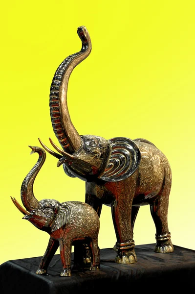 Imitation metal carved elephant mother and child pairs