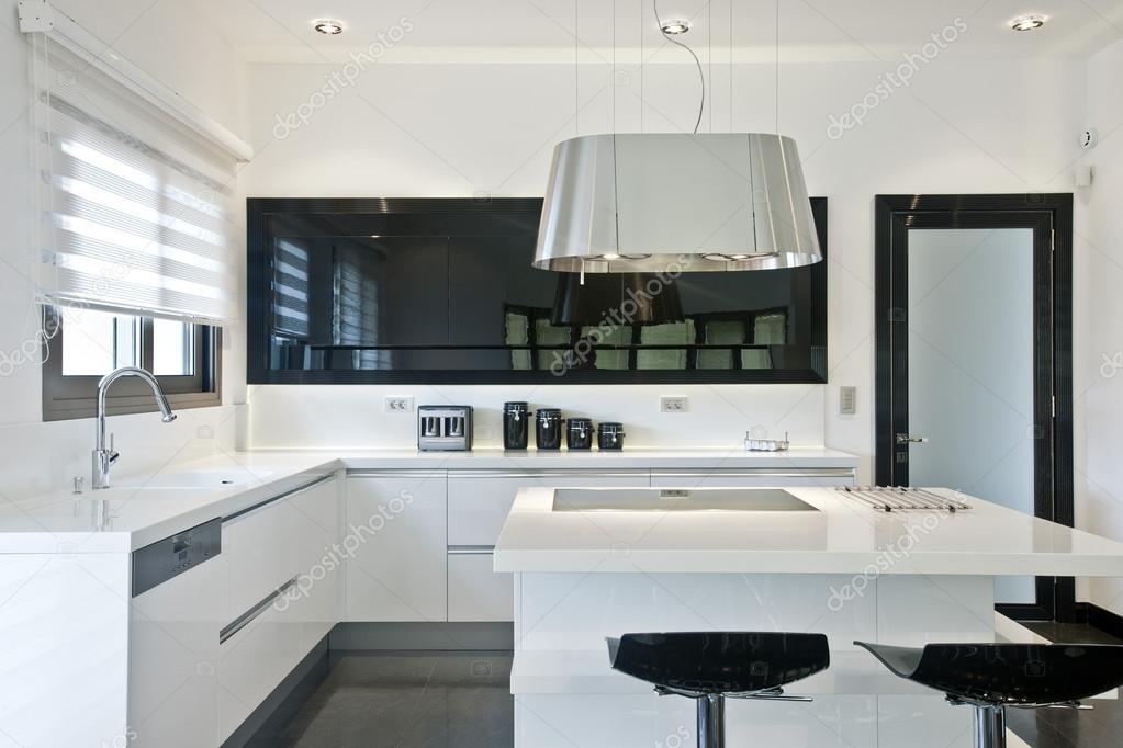 Heldere, moderne keuken — stockfoto © kokal #48481715