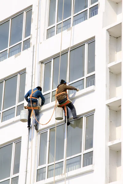 Painter in high rise buildings