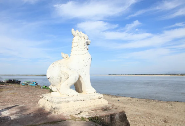 Lion sculpture