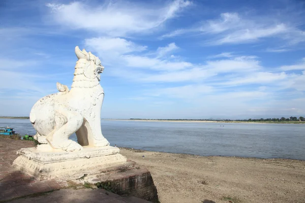 Lion sculpture