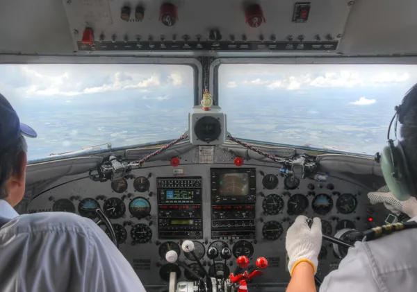 DC3 cockpit inflight pilots