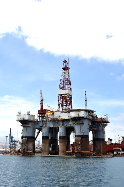 Oil rig in the harbor