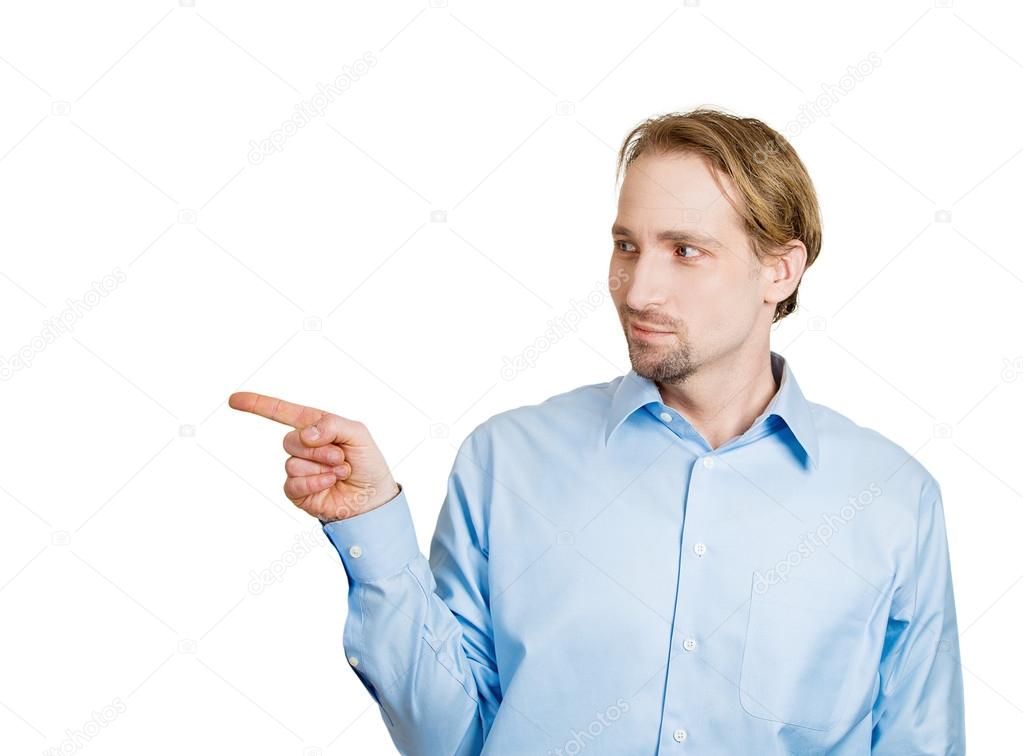 Hombre señalando con el dedo índice a alguien — Foto de stock