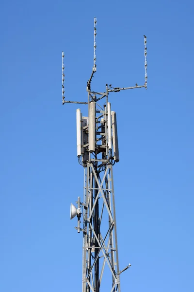 Telecommunications repeater tower