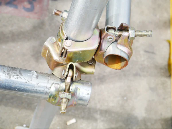 Scaffolding pipe clamp .