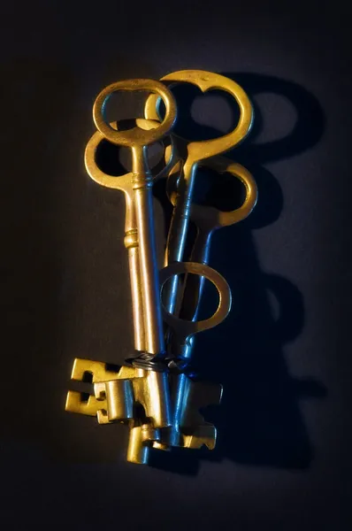 Bundle Of Old Skeleton Keys
