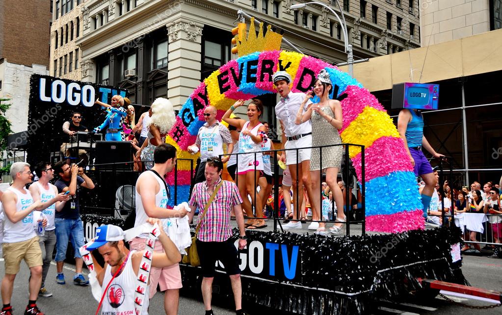 Condom gay no Gay pride parade televised