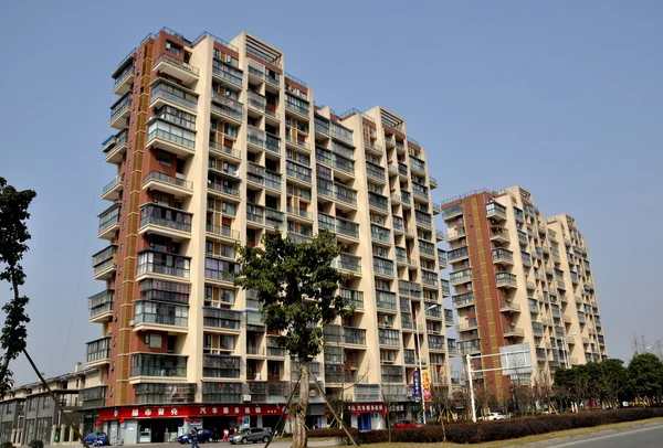 Pengrzhou, China: Modern Luxury Apartment Towers