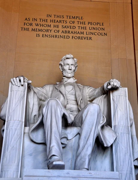 Washington, DC: Abraham Lincoln Statue at Lincoln Memorial
