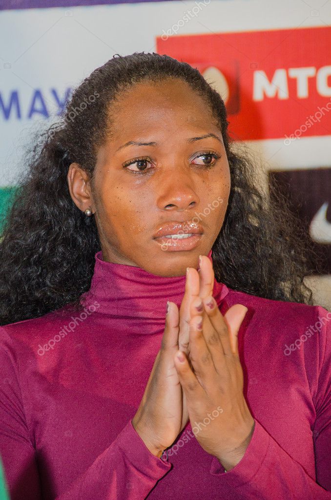 09: Yarisley Silva. The cuban athlete cries during a press conference on ...