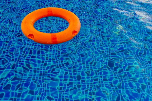 Swimming pool with pool ring.